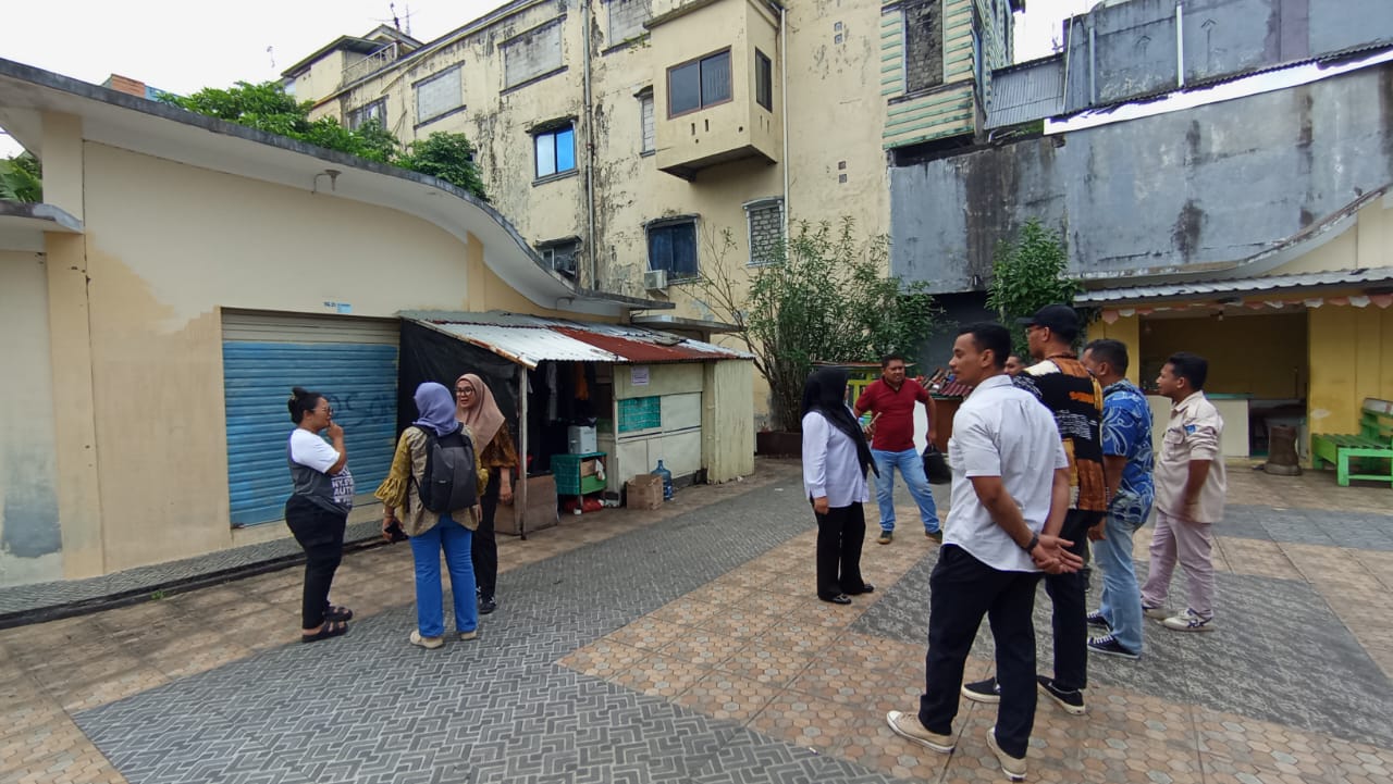 KEGIATAN PENGAWASAN REALISASI RETRIBUSI PASAR DAN PERTOKOAN DI KOTA TERNATE